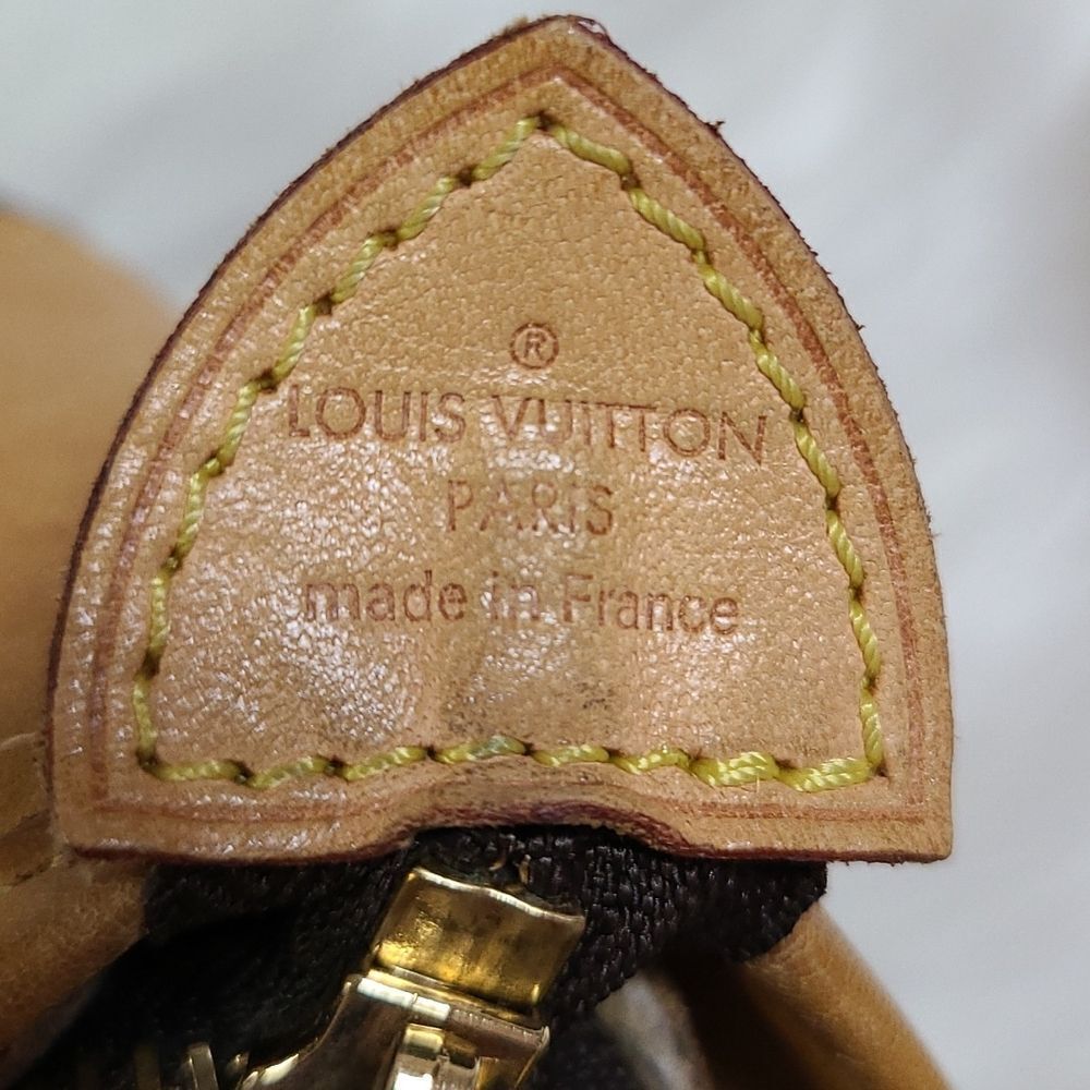 💯Authentic Louis Vuitton Boesi Handbag🍀 - Picture 10 of 16